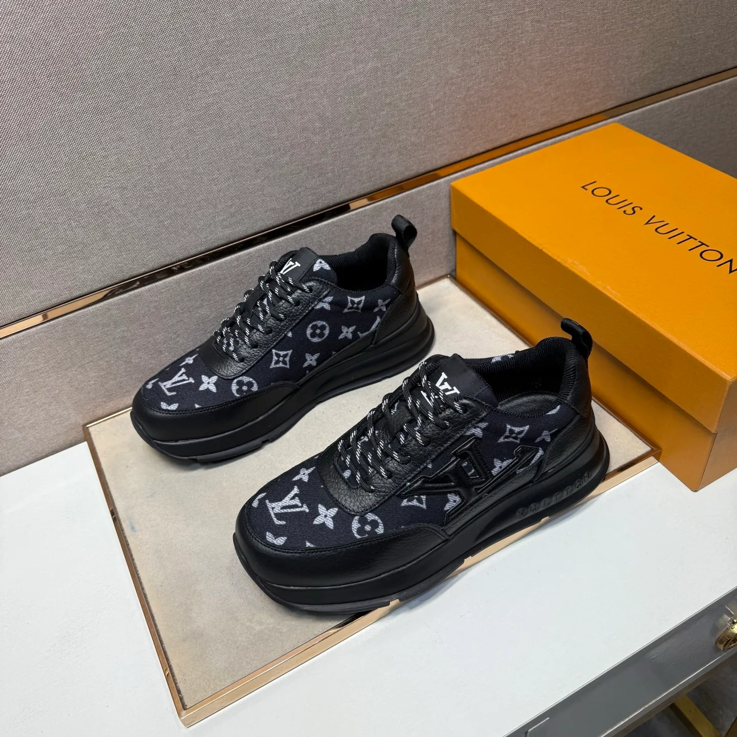 ⬛️Men's shoes 💰p442【LV～】Men's casual shoes 2025z cabinet sales simultaneously 🔶Size: 38-44#️⃣ 🔷3 colors🔜The upper is made of multi-material splicing➕Mesh lining, comfortable and breathable, sole: original comfortable and wear-resistant outsole, ⚠️real thing📱photographed🎬real thing is better📢📢📢